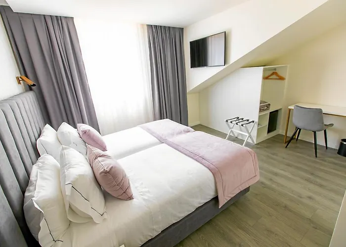 Mondego ホテル 3*